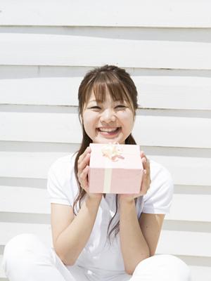 毎日使える激安カラコンを探している人に